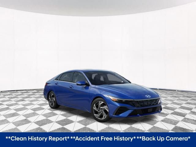 Used 2025 Hyundai Elantra Limited FWD image 2
