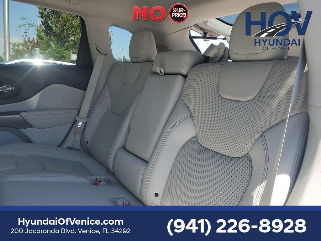 Used 2019 Jeep Cherokee Limited FWD image 13