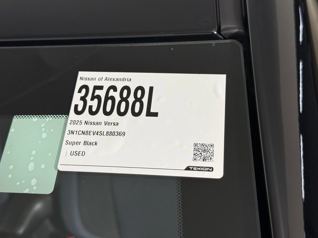 Used 2025 Nissan Versa SV w/ Trunk Package FWD image 29