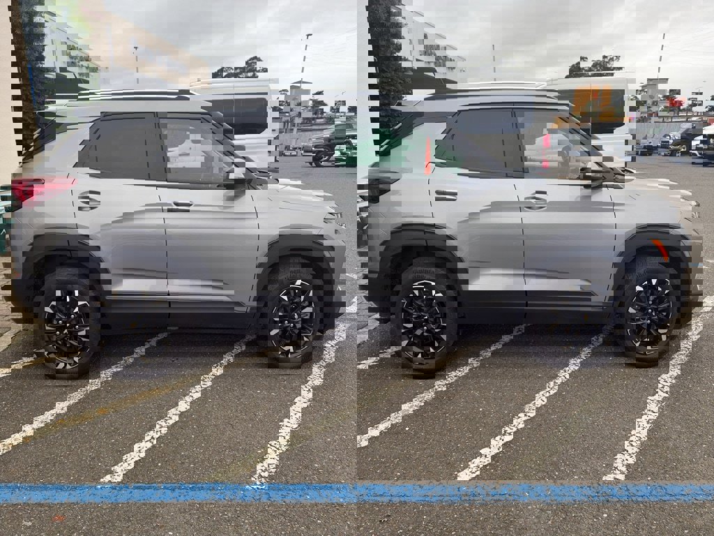 Used 2023 Chevrolet TrailBlazer LT w/ Convenience Package image 20