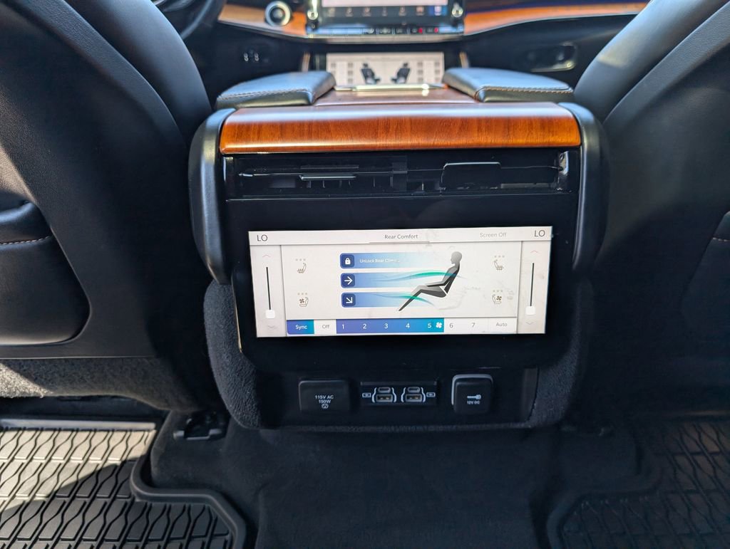 Used 2022 Jeep Grand Wagoneer Series III w/ Rear Seat Video Group 1 image 24