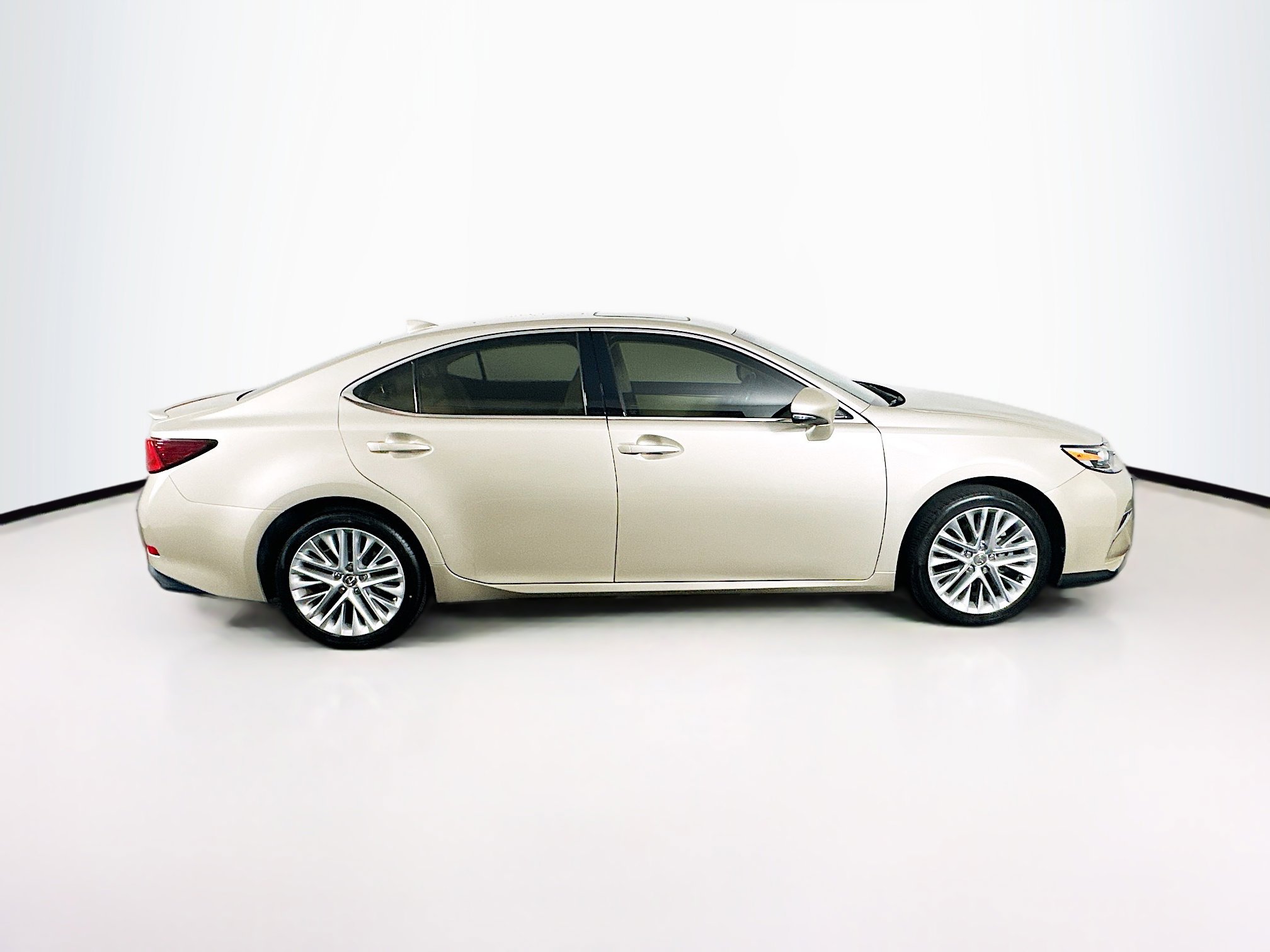 Used 2016 Lexus ES 350 w/ Luxury Package w/Wood Trim FWD image 10