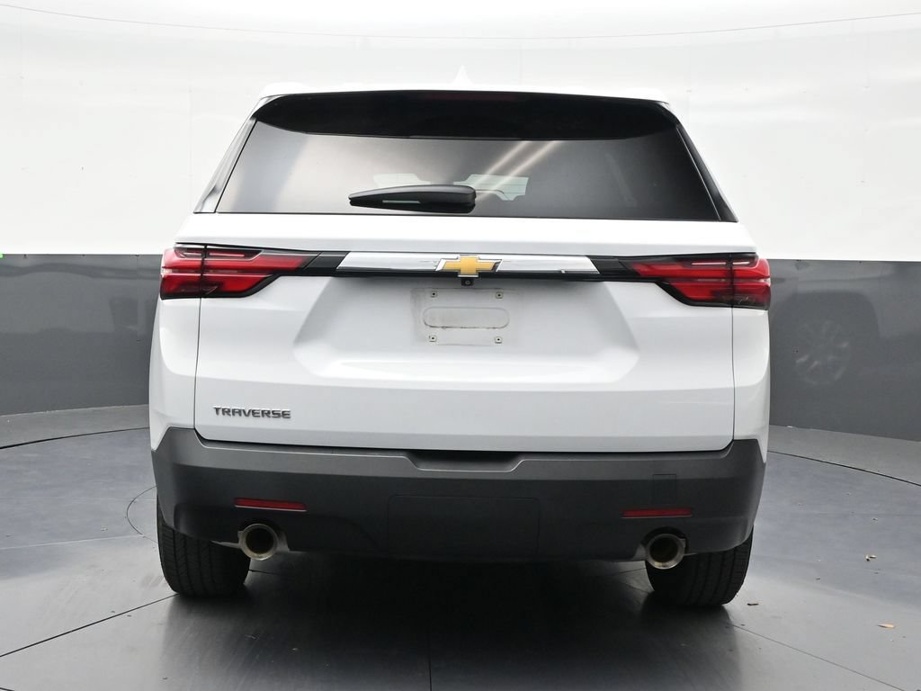 Used 2023 Chevrolet Traverse LS FWD image 4