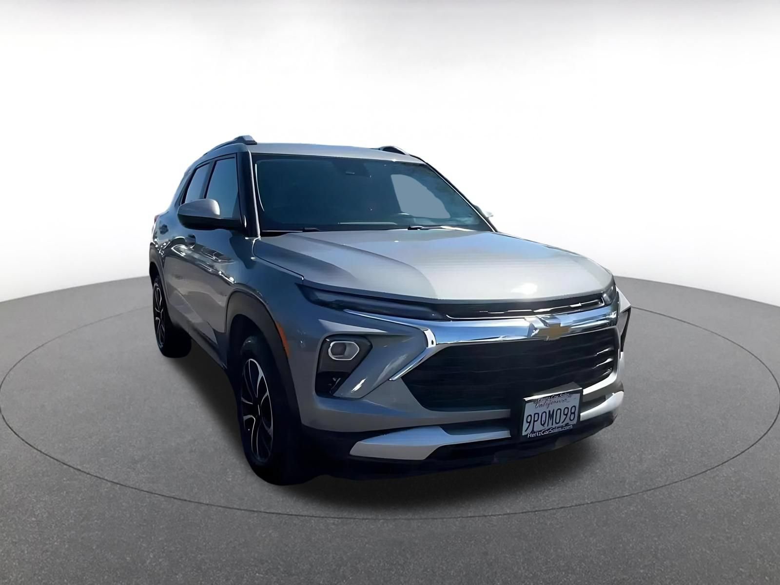 Used 2025 Chevrolet TrailBlazer LT FWD image 3