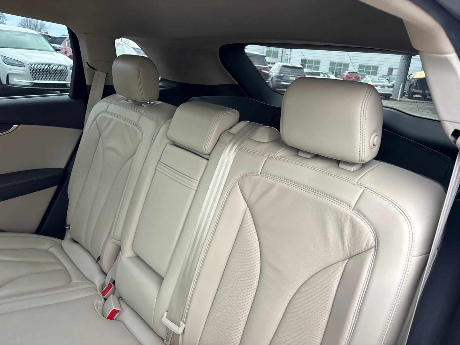 Used 2018 Lincoln MKX Select w/ Select Plus Package image 24