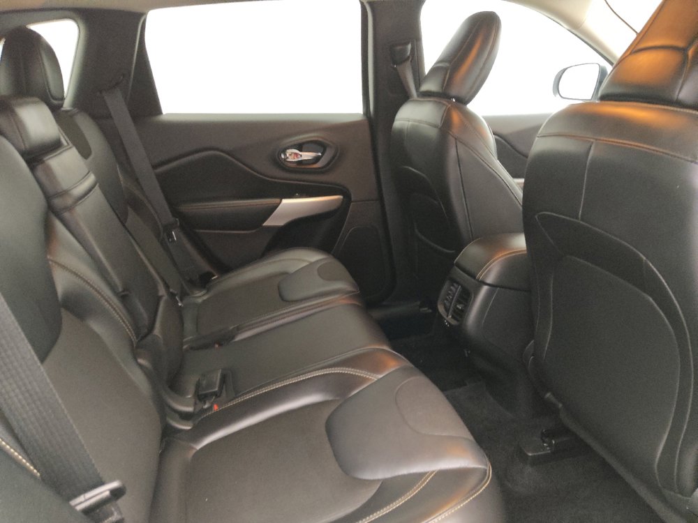 Used 2018 Jeep Cherokee Latitude Plus image 19