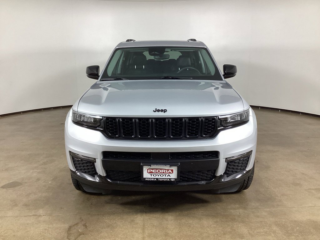 Used 2024 Jeep Grand Cherokee L Limited w/ Black Appearance Package AWD/4WD image 2