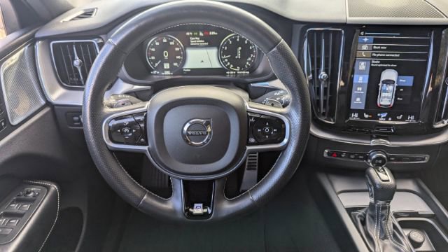 Used 2018 Volvo XC60 T6 R-Design w/ Convenience Package image 24