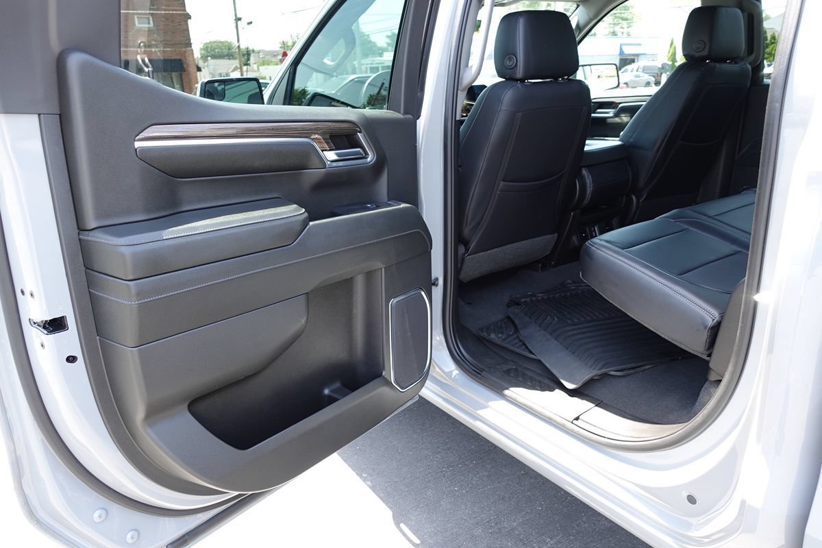Used 2024 Chevrolet Silverado 1500 LT AWD/4WD image 21