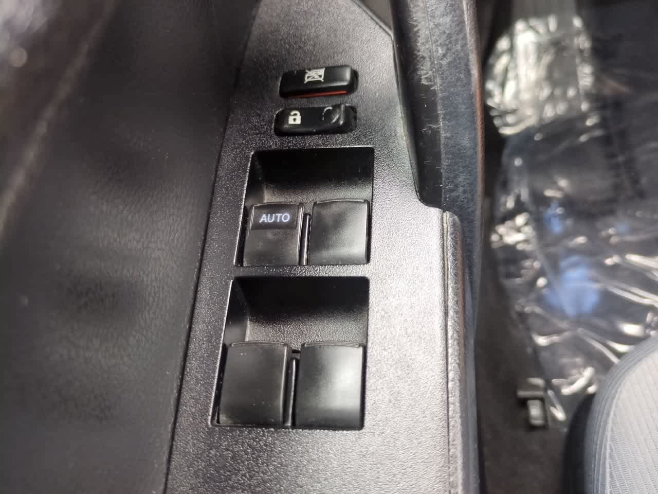Used 2014 Toyota Corolla L FWD image 20