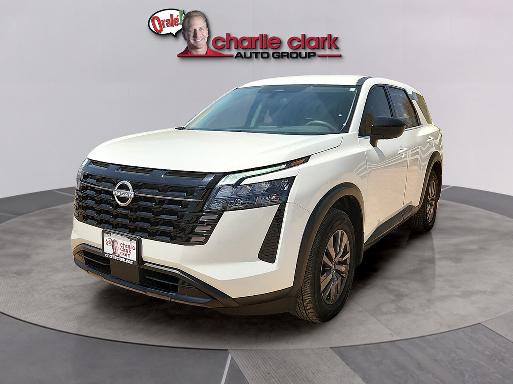 Used 2026 Nissan Pathfinder S FWD image 1