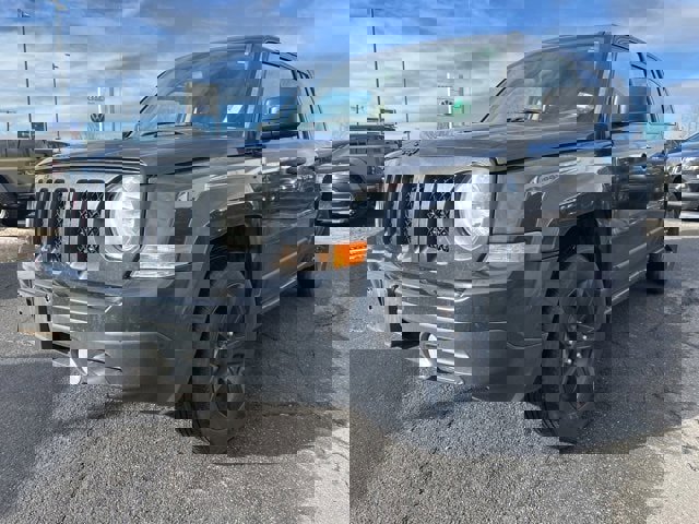 Used 2014 Jeep Patriot Sport w/ Southwest Package image 3