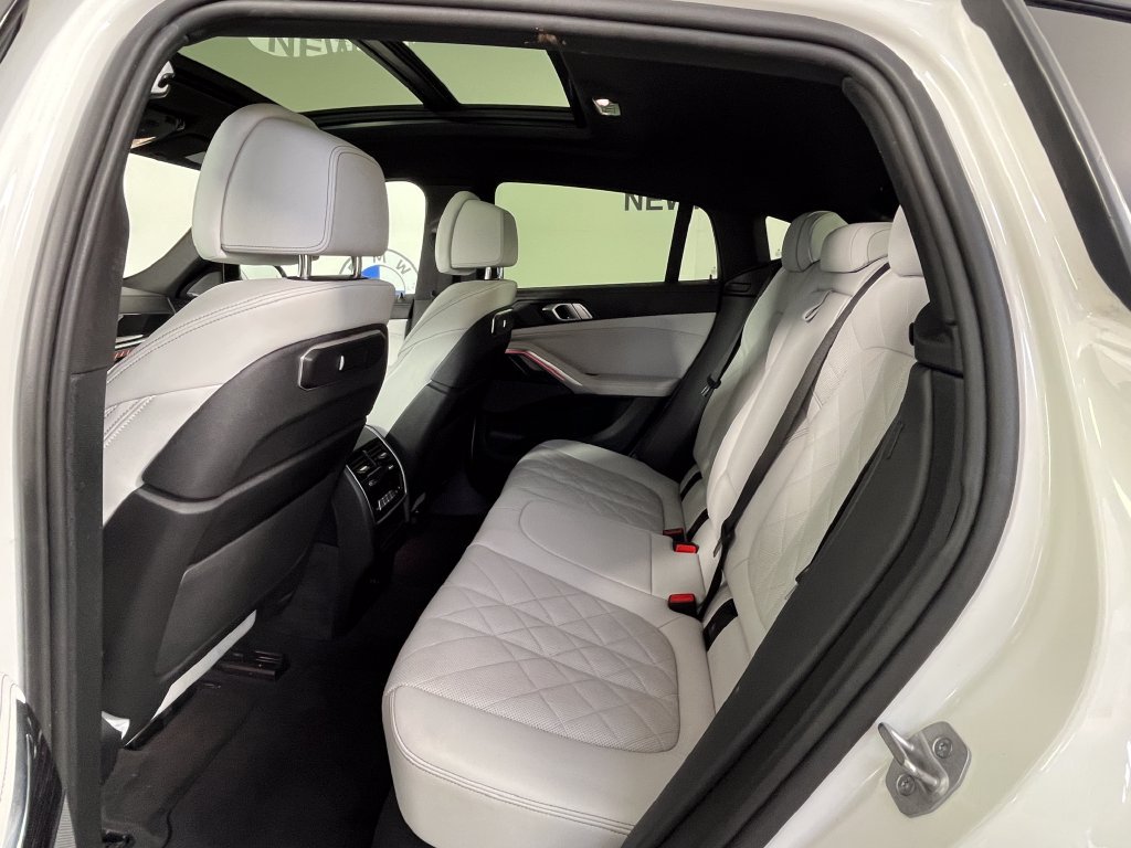 Used 2024 BMW X6 M60i AWD/4WD image 22