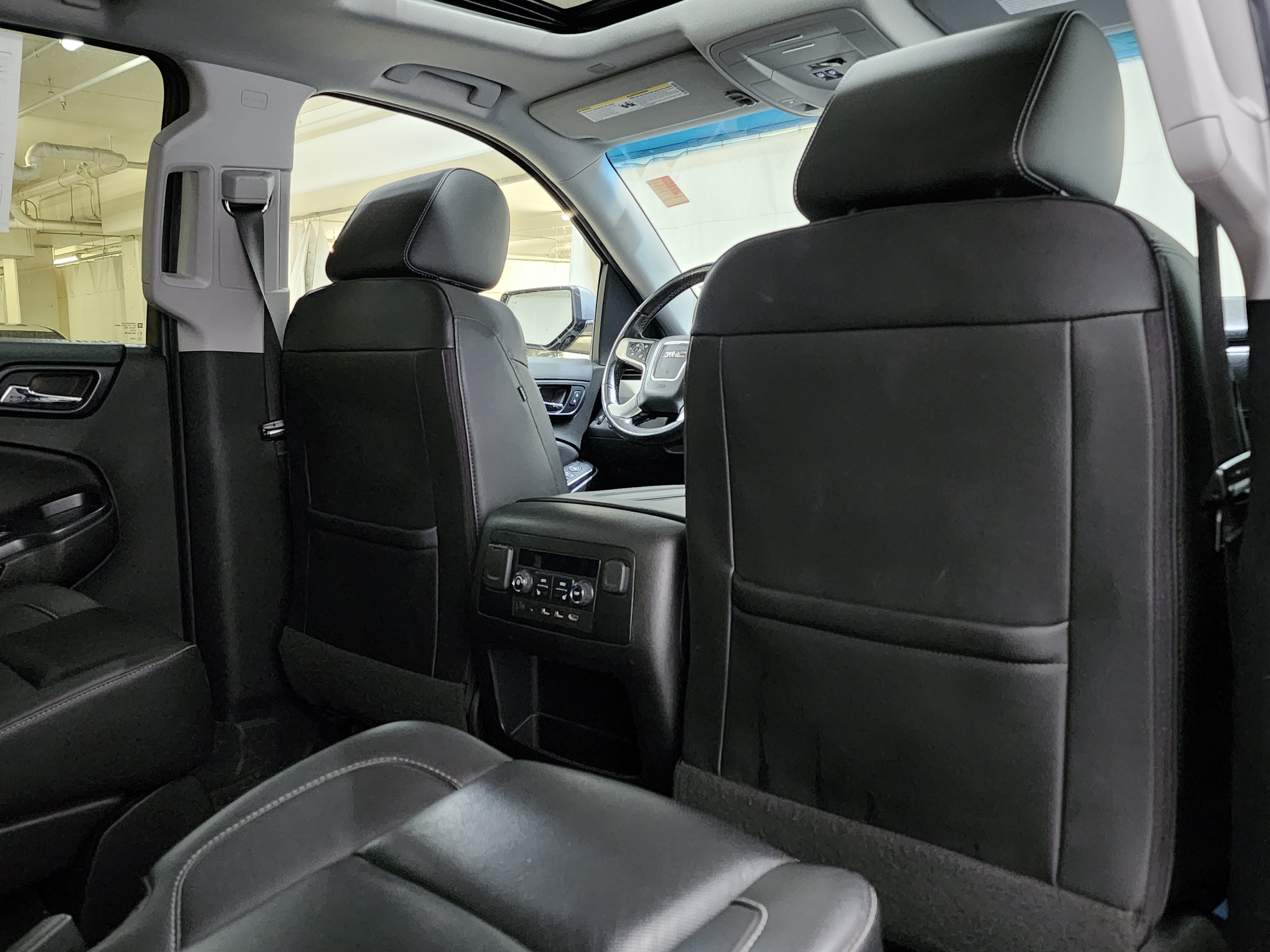 Used 2018 GMC Yukon SLT w/ Premium Edition AWD/4WD image 21