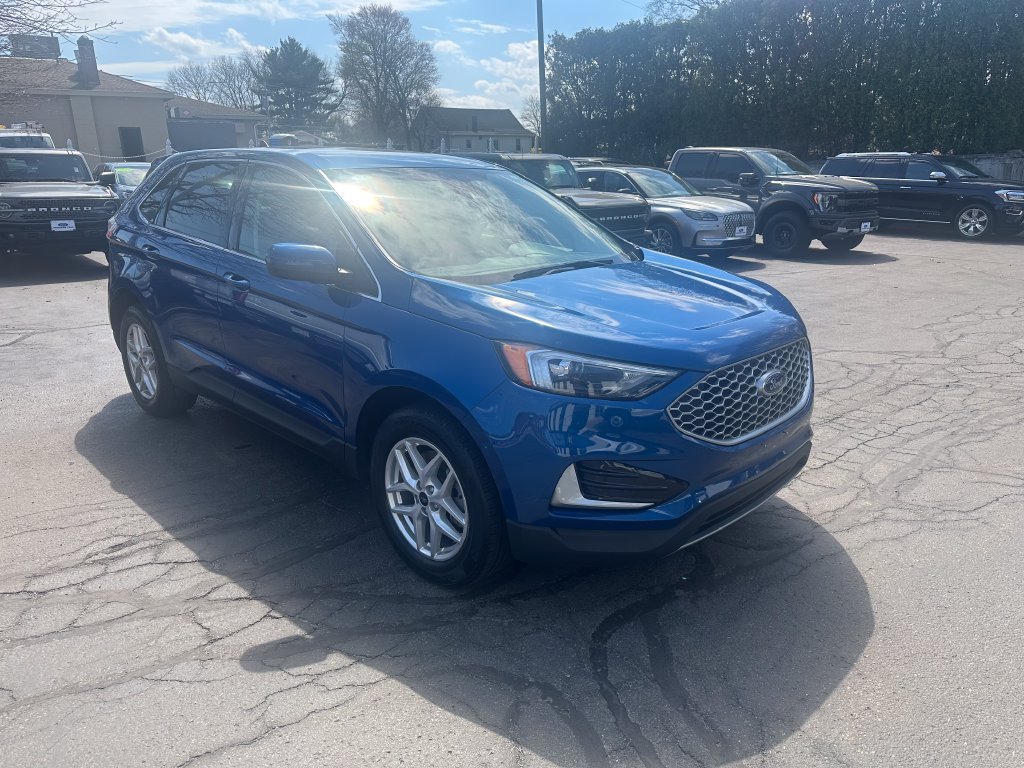 Used 2024 Ford Edge SEL AWD/4WD image 3