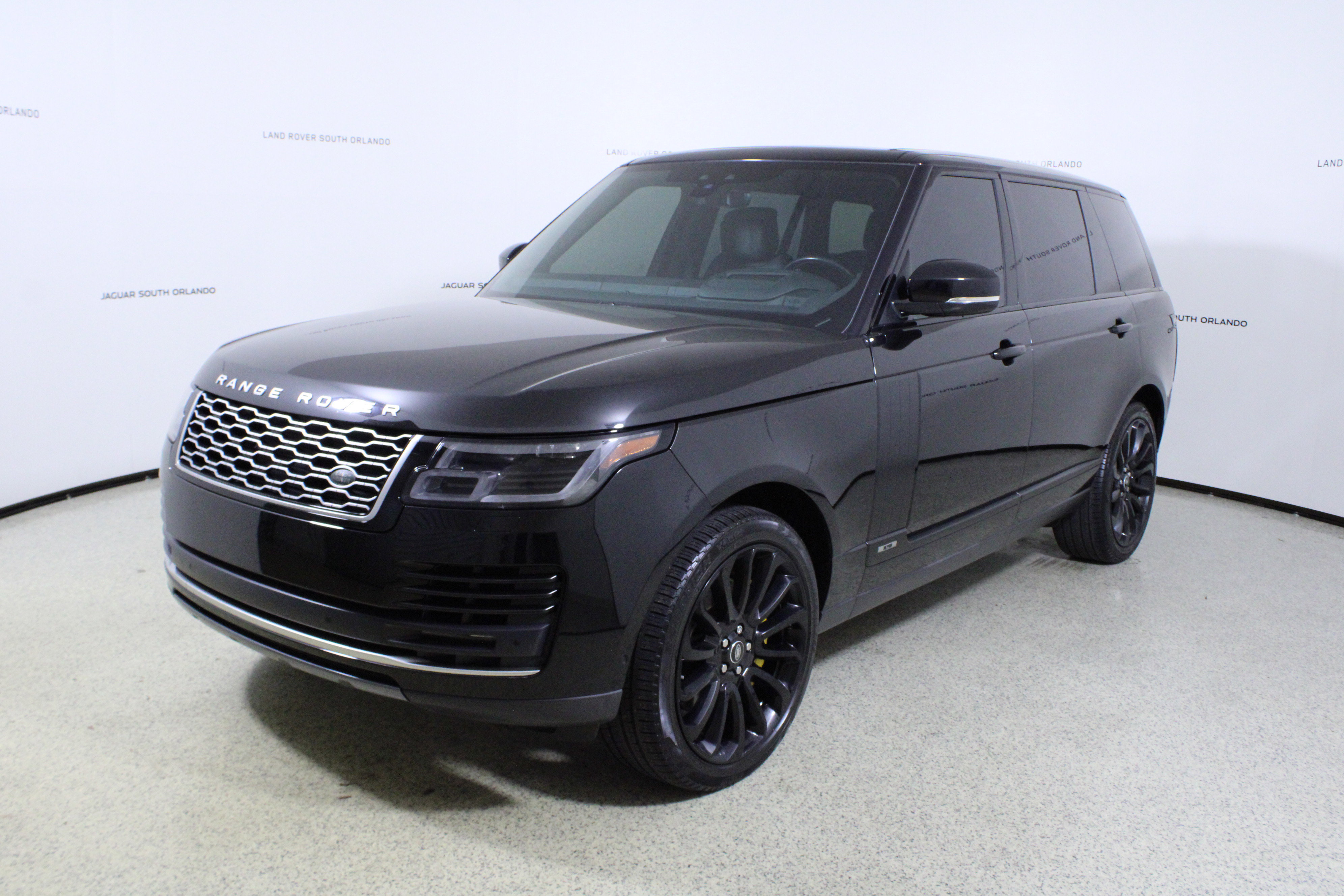 Used 2019 Land Rover Range Rover Long Wheelbase Supercharged AWD/4WD image 4