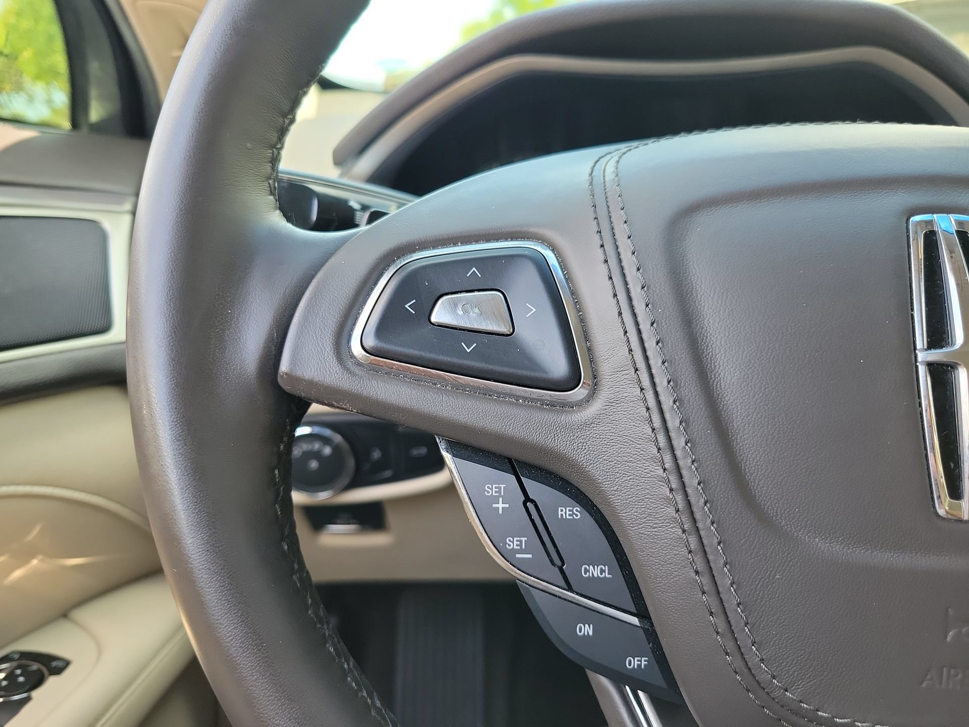 Used 2018 Lincoln MKZ Premiere FWD image 30