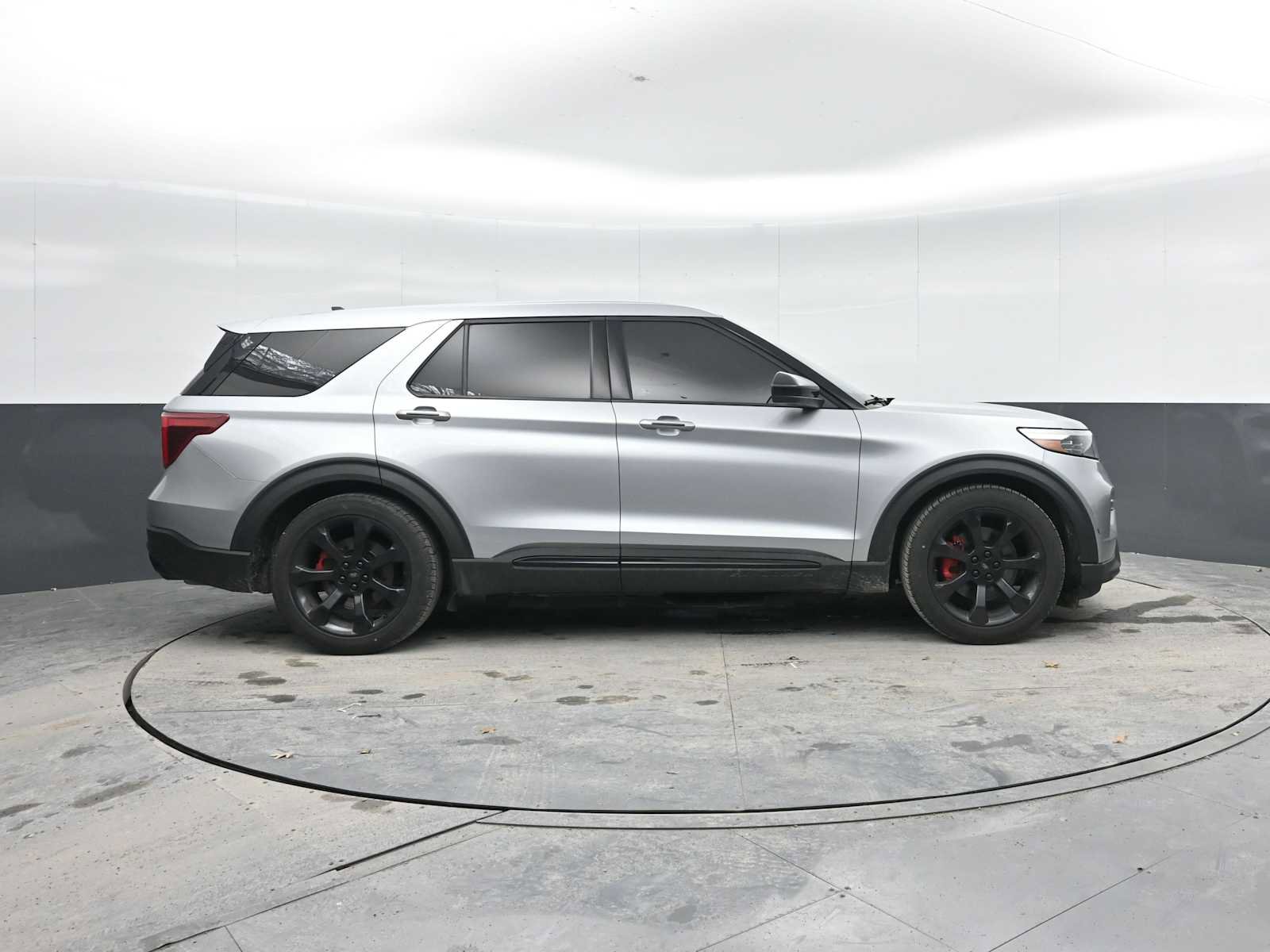 Used 2022 Ford Explorer ST w/ ST High-Performance Pack image 9