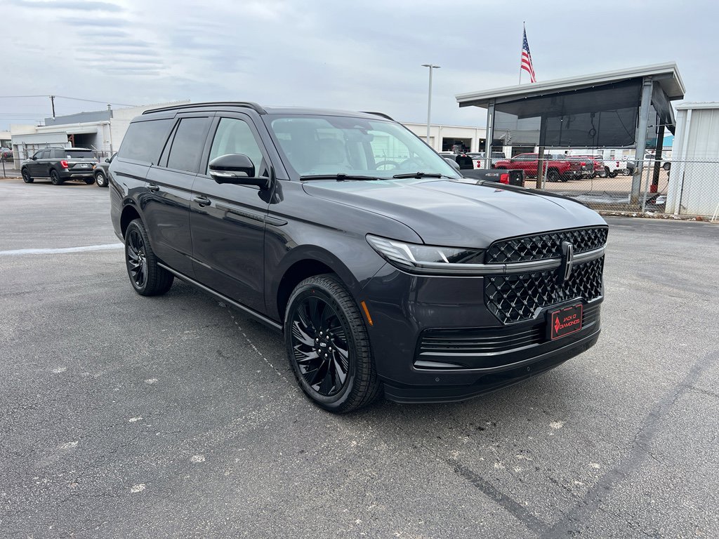 New 2026 Lincoln Navigator L Reserve w/ Jet Appearance Package image 1