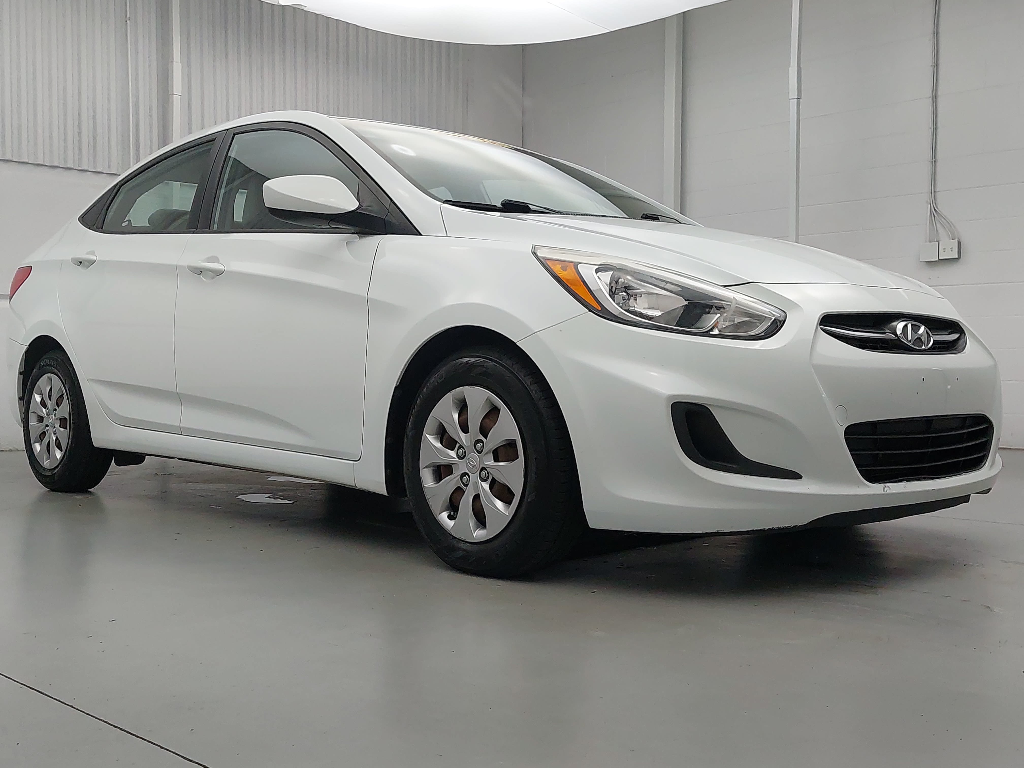 Used 2016 Hyundai Accent SE FWD image 9