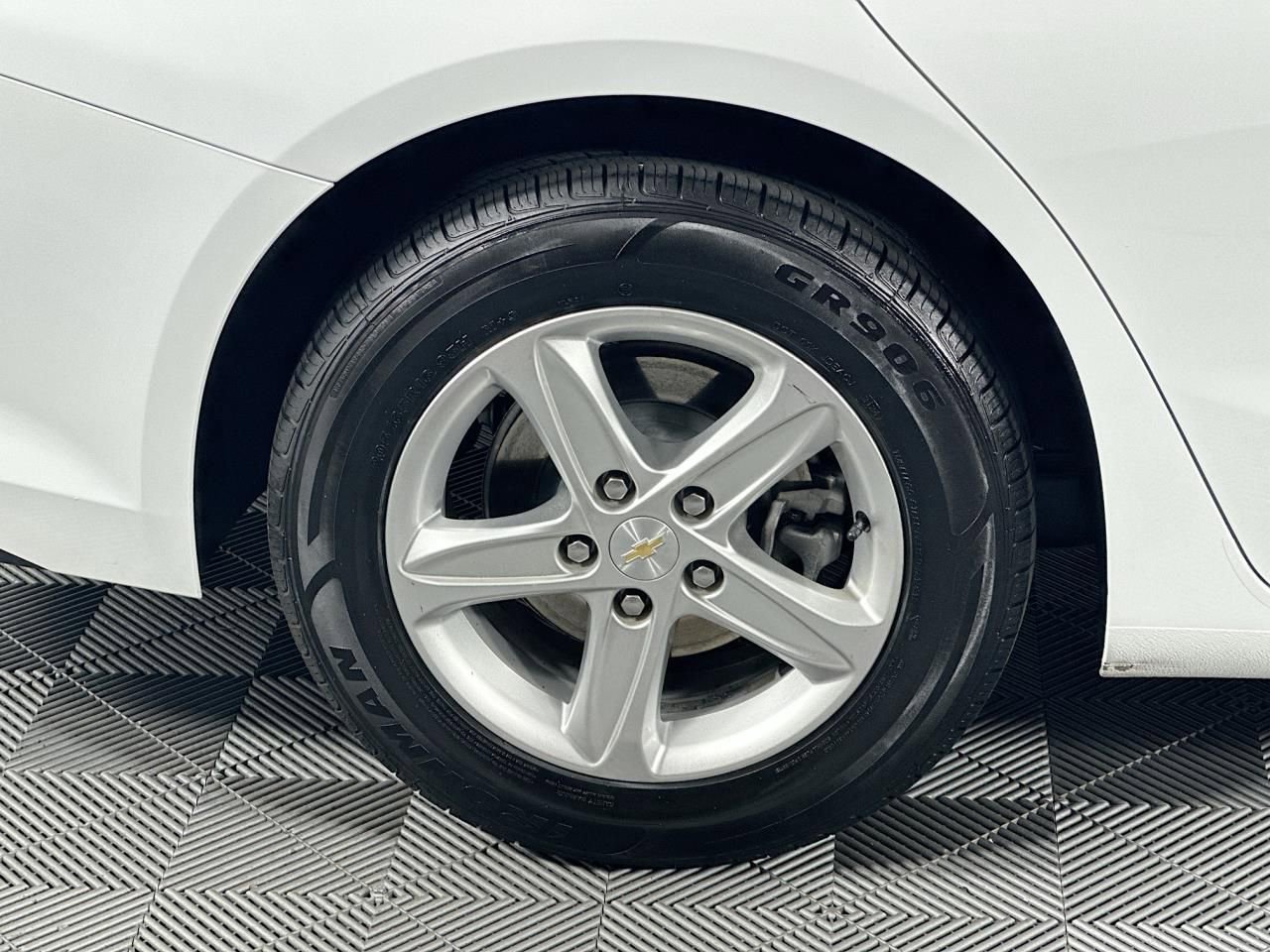 Used 2023 Chevrolet Malibu LT image 16