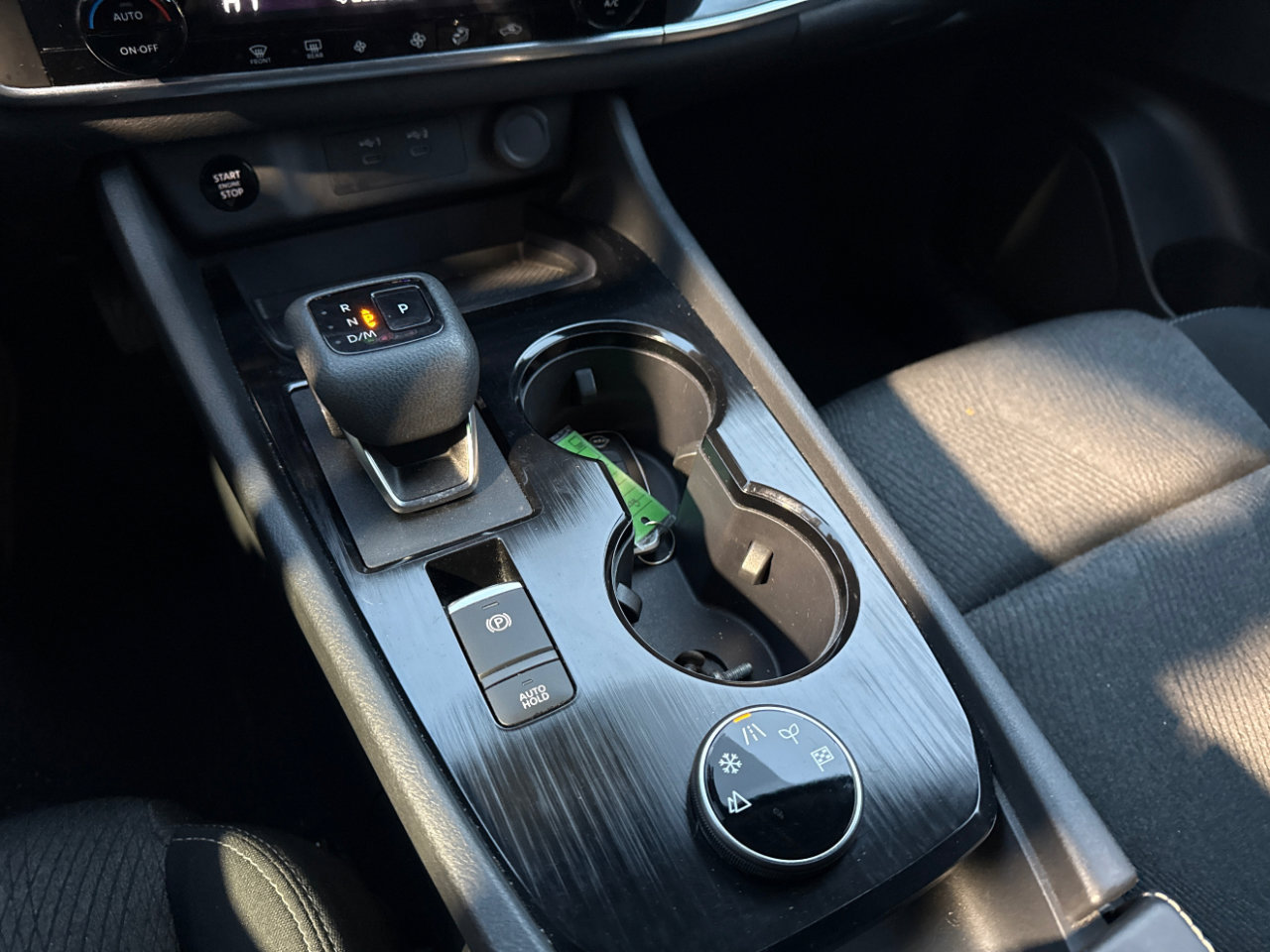 Used 2024 Nissan Rogue SV image 16