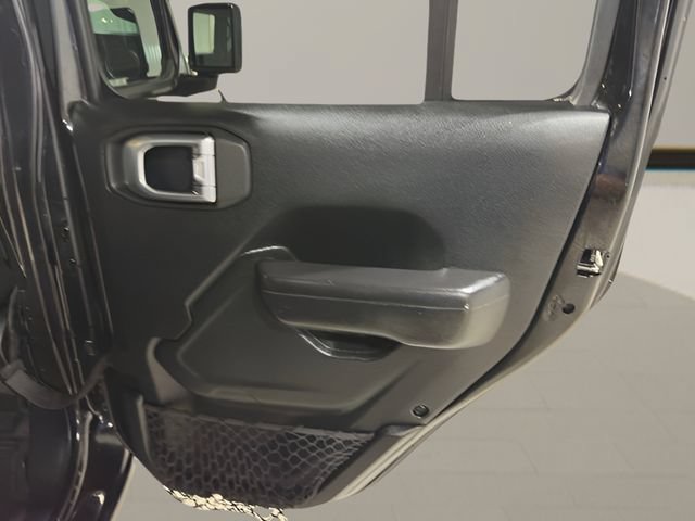 Used 2020 Jeep Gladiator Sport w/ Technology Group AWD/4WD image 28