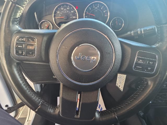 Used 2016 Jeep Wrangler Unlimited Sahara w/ Dual Top Group AWD/4WD image 12