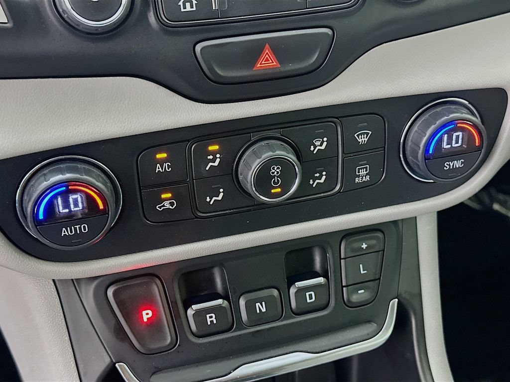 Used 2020 GMC Terrain SLT w/ Preferred Package FWD image 16