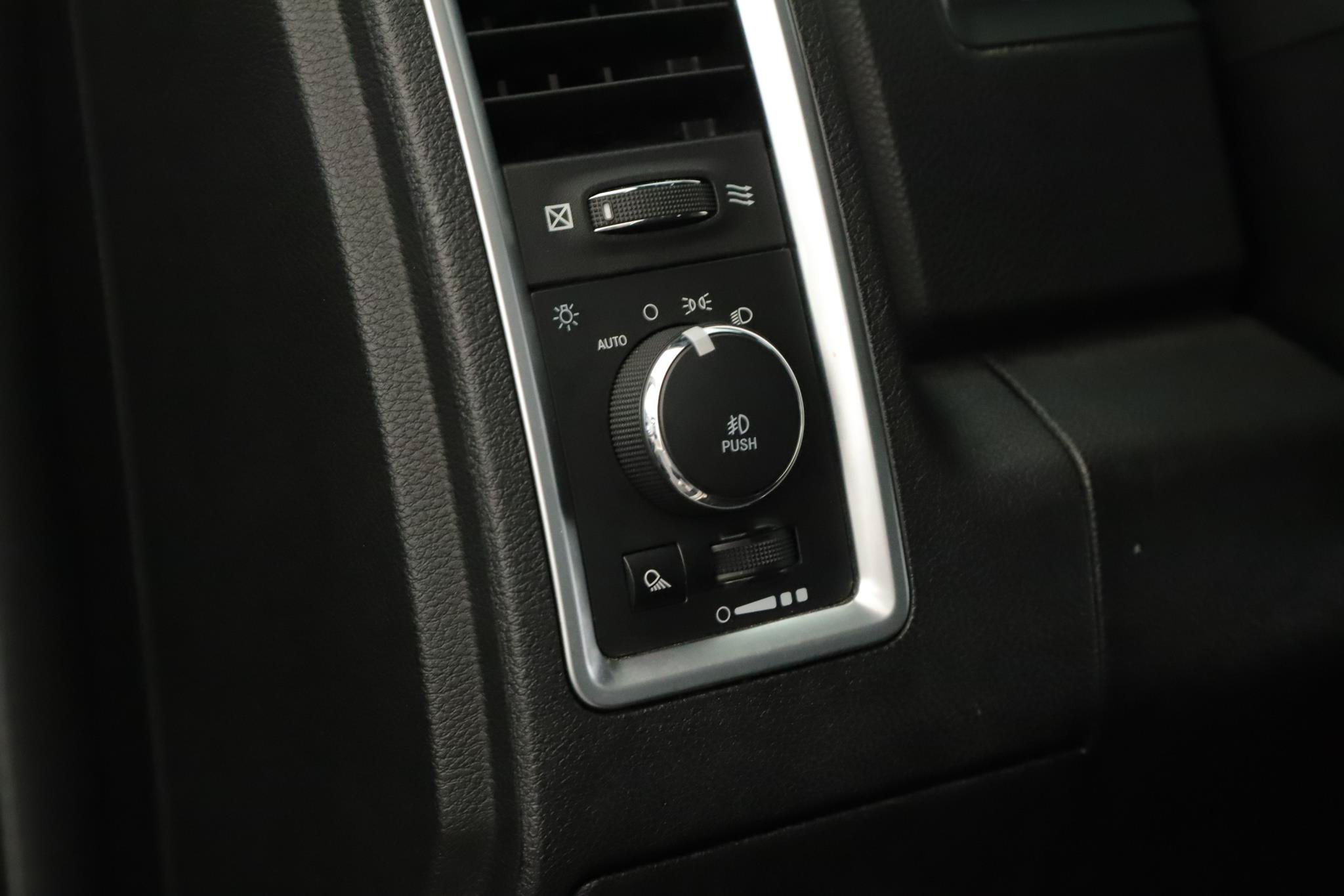 Used 2018 RAM 2500 Limited AWD/4WD image 8
