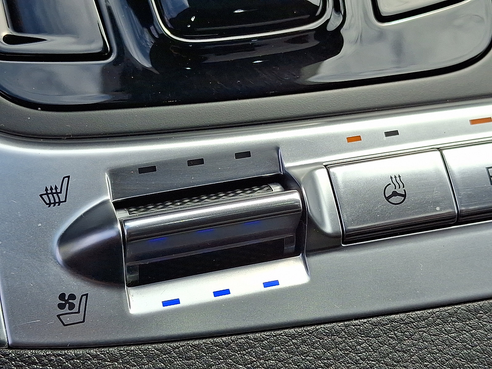 Certified 2026 Kia Carnival SX Prestige FWD image 27