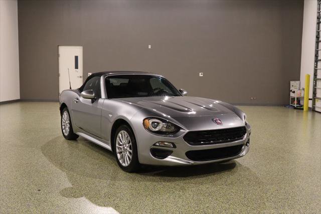 Used 2017 FIAT 124 Spider Classica RWD image 1