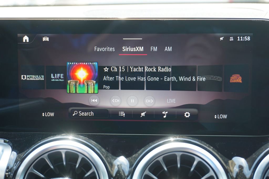 New 2025 Mercedes-Benz GLB 250 4MATIC image 35