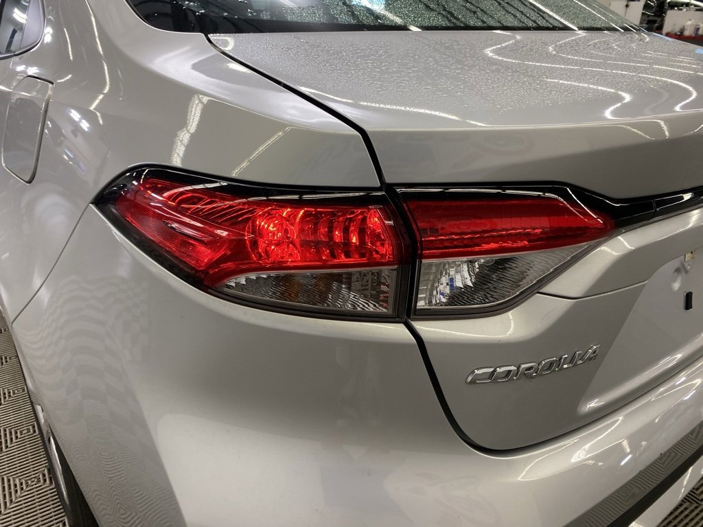 Used 2022 Toyota Corolla LE image 11