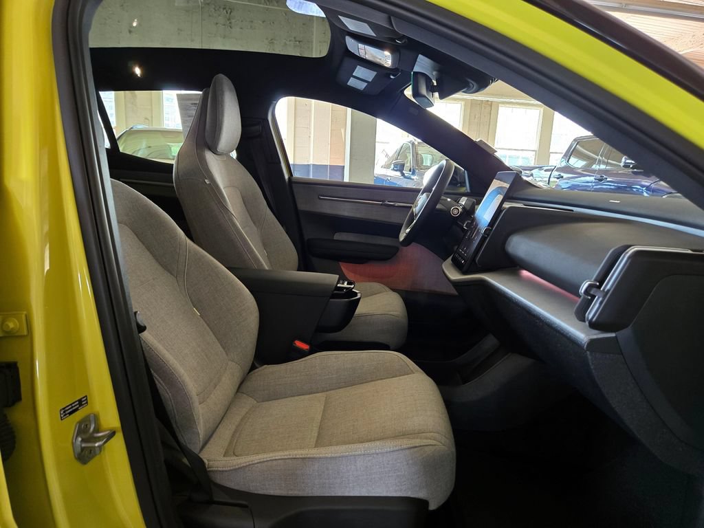 Certified 2025 Volvo EX30 Ultra AWD/4WD image 11