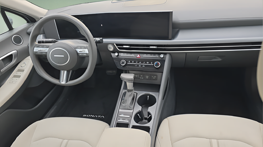 Used 2026 Hyundai Sonata SE FWD image 11