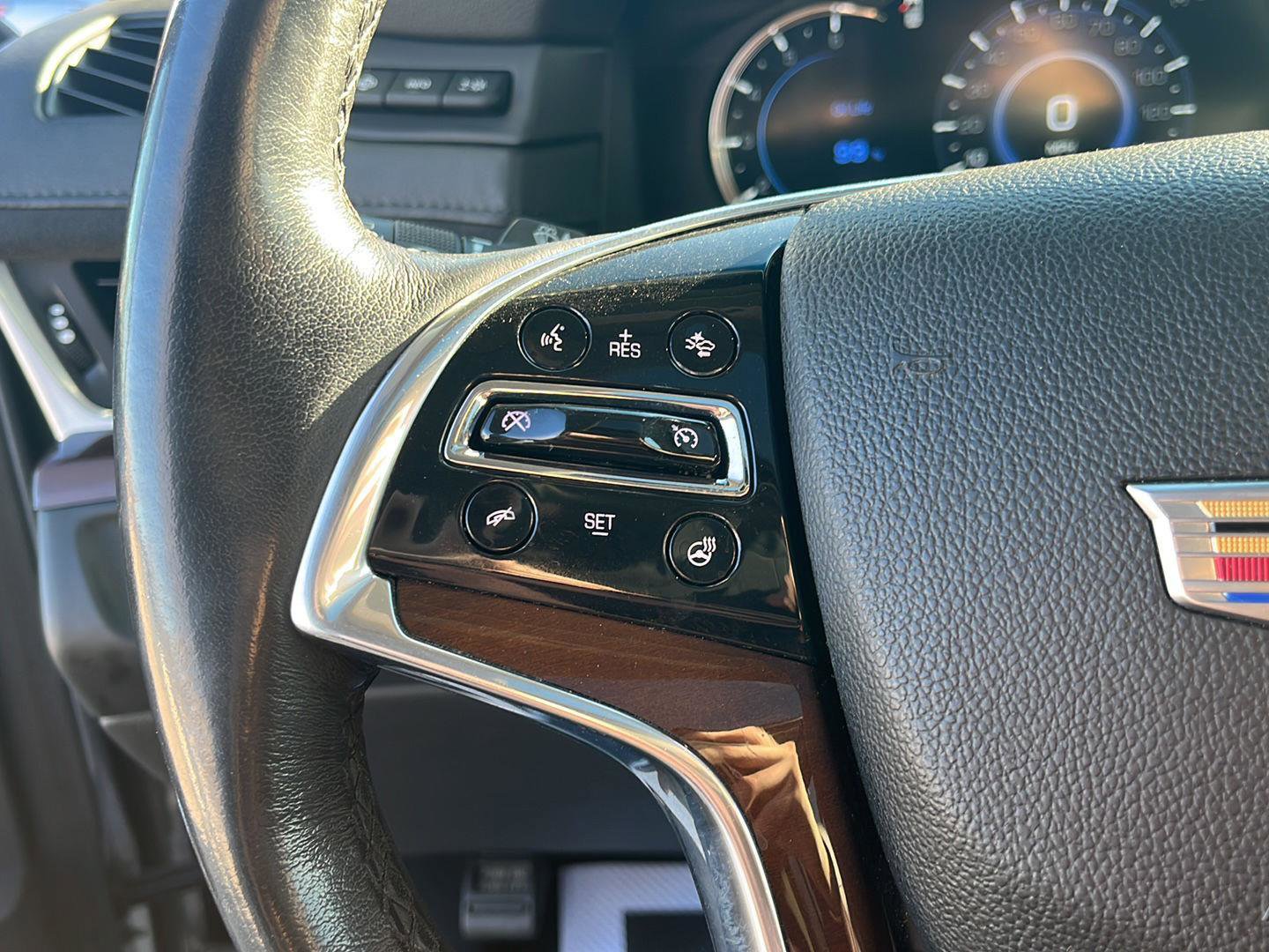 Used 2020 Cadillac Escalade ESV Luxury image 18