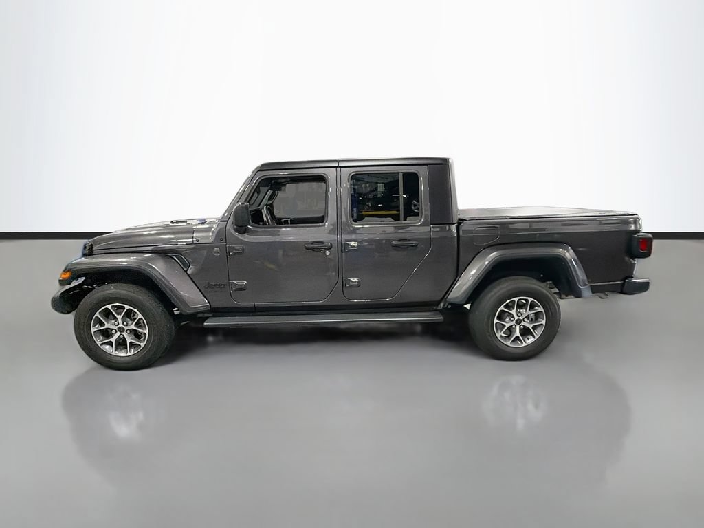 Used 2024 Jeep Gladiator Sport AWD/4WD image 9