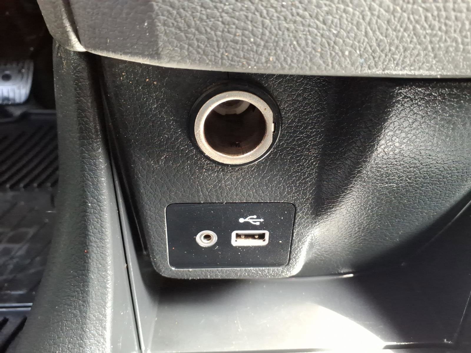 Used 2020 Nissan NV200 S FWD image 18