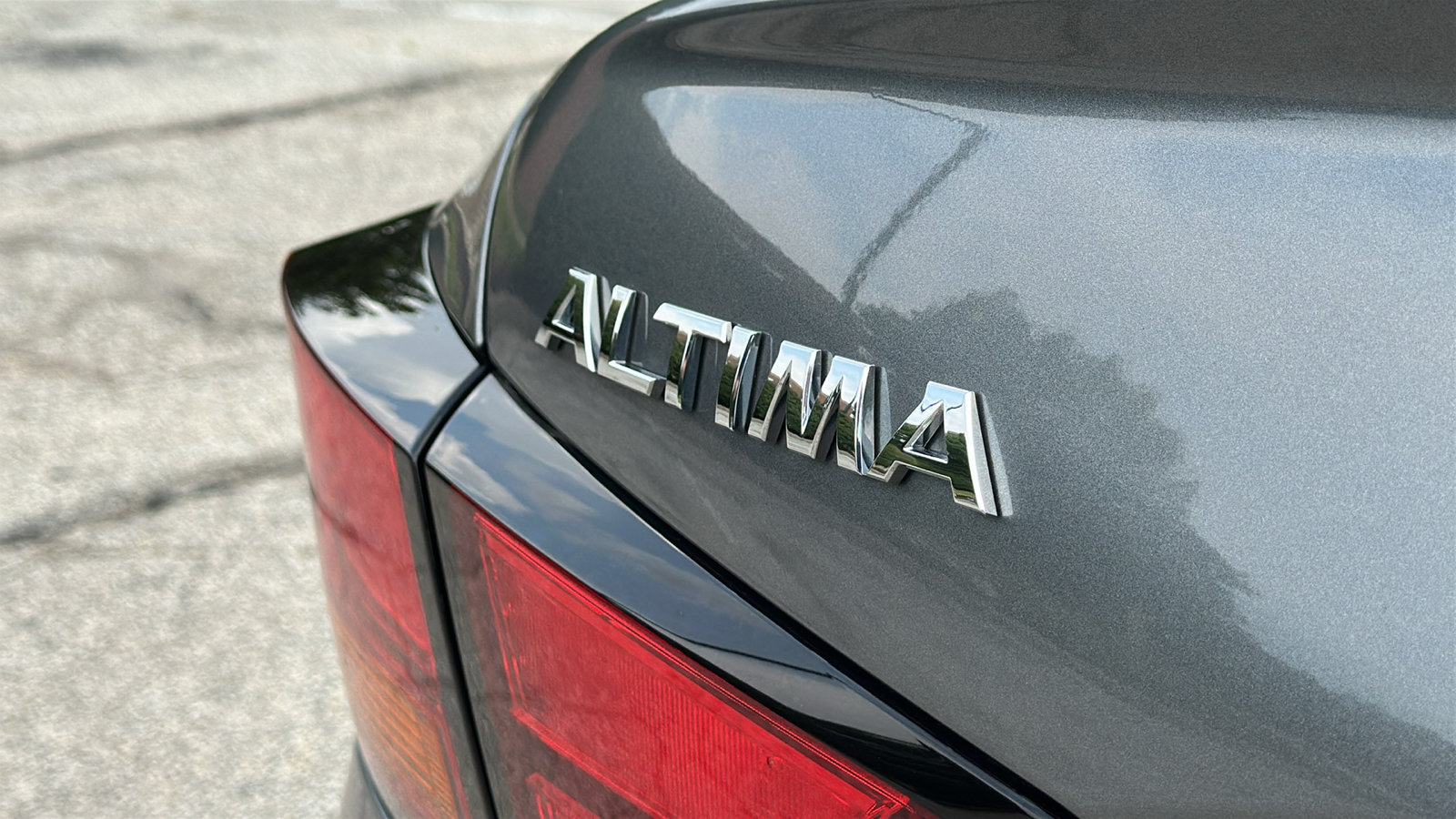 Certified 2021 Nissan Altima 2.5 SR w/ SR Premium Package FWD image 10