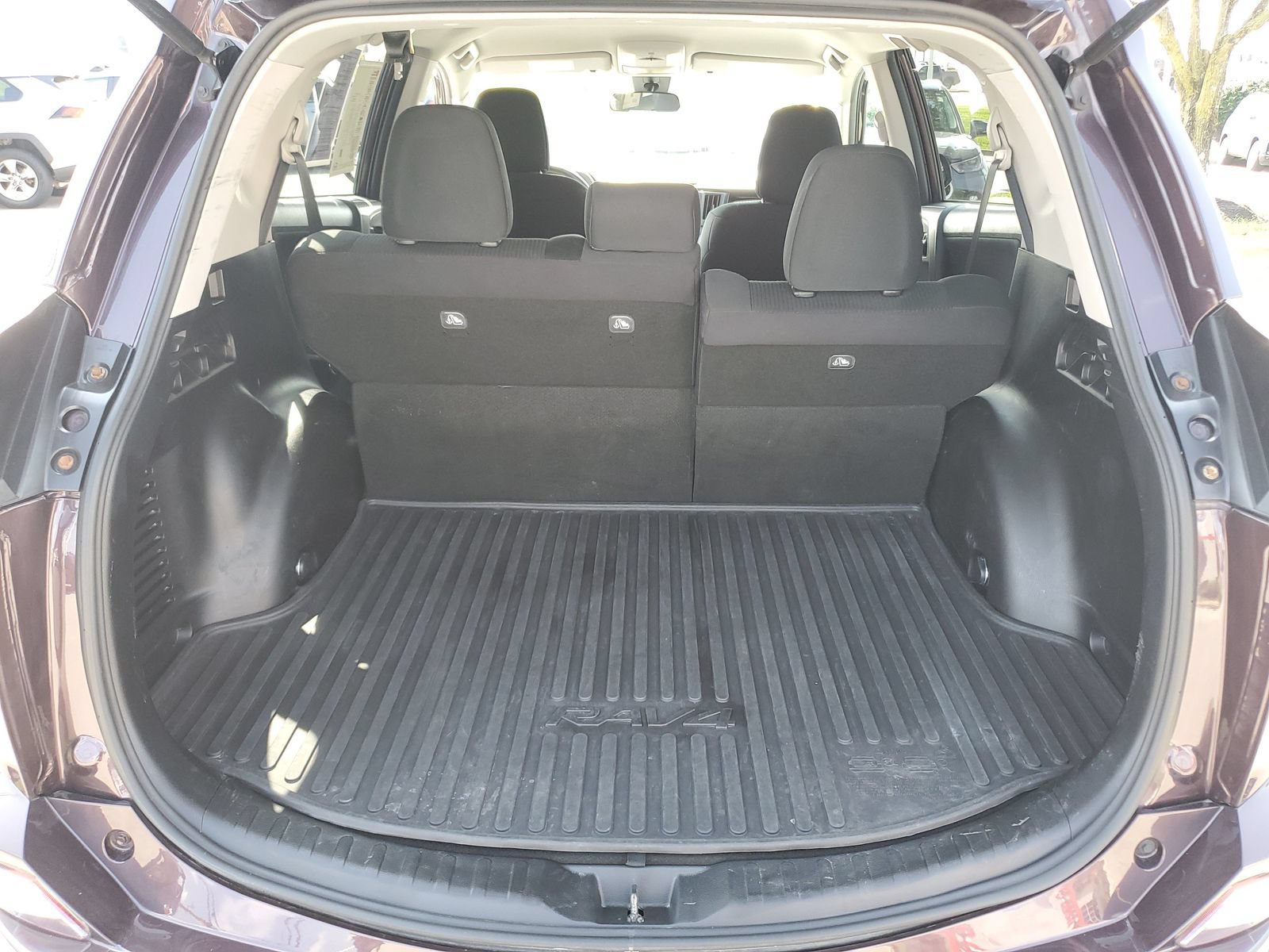 Certified 2018 Toyota RAV4 LE w/ All Weather Liner Package FWD image 9