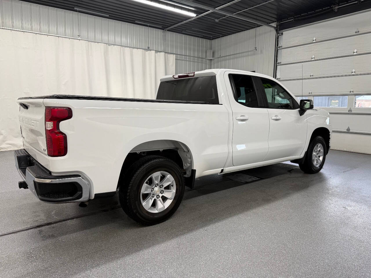 Used 2021 Chevrolet Silverado 1500 LT AWD/4WD image 6