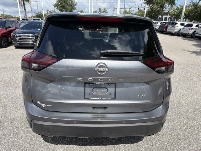 Used 2024 Nissan Rogue SV FWD image 3
