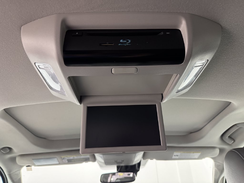 Used 2018 Toyota Sequoia Platinum AWD/4WD image 46