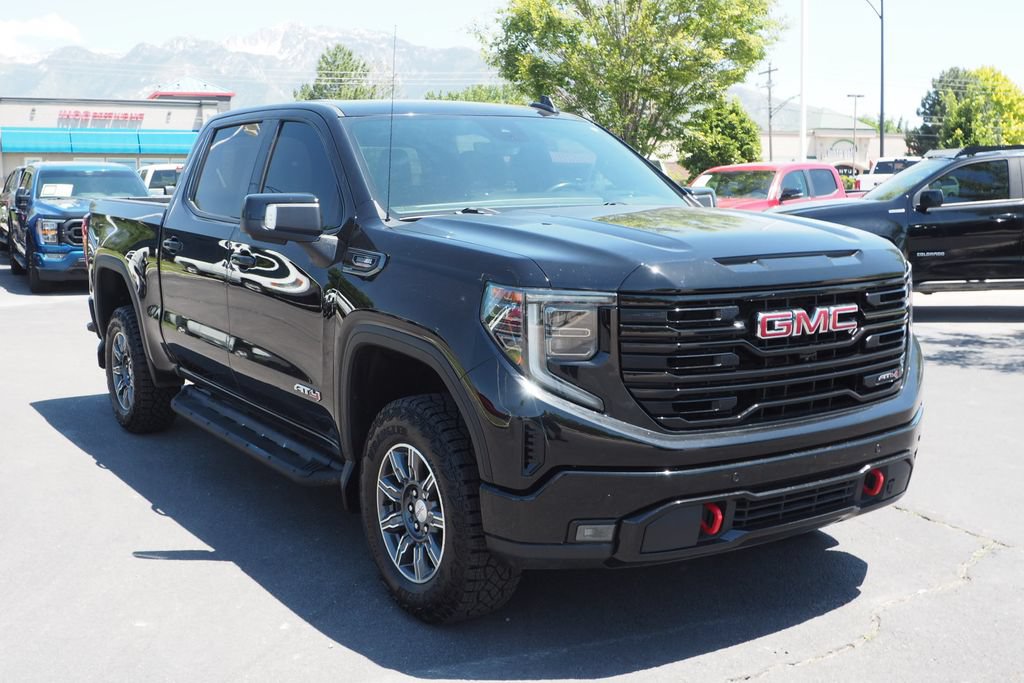 Used 2024 GMC Sierra 1500 AT4 w/ Technology Package AWD/4WD image 3