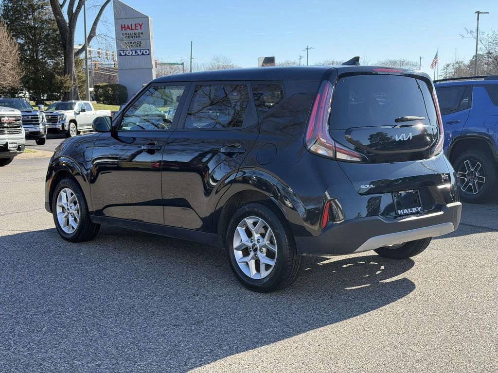 Used 2024 Kia Soul LX w/ Option Group 015 image 21