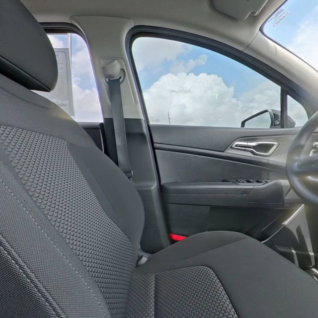 Used 2023 Kia Sportage LX FWD image 31