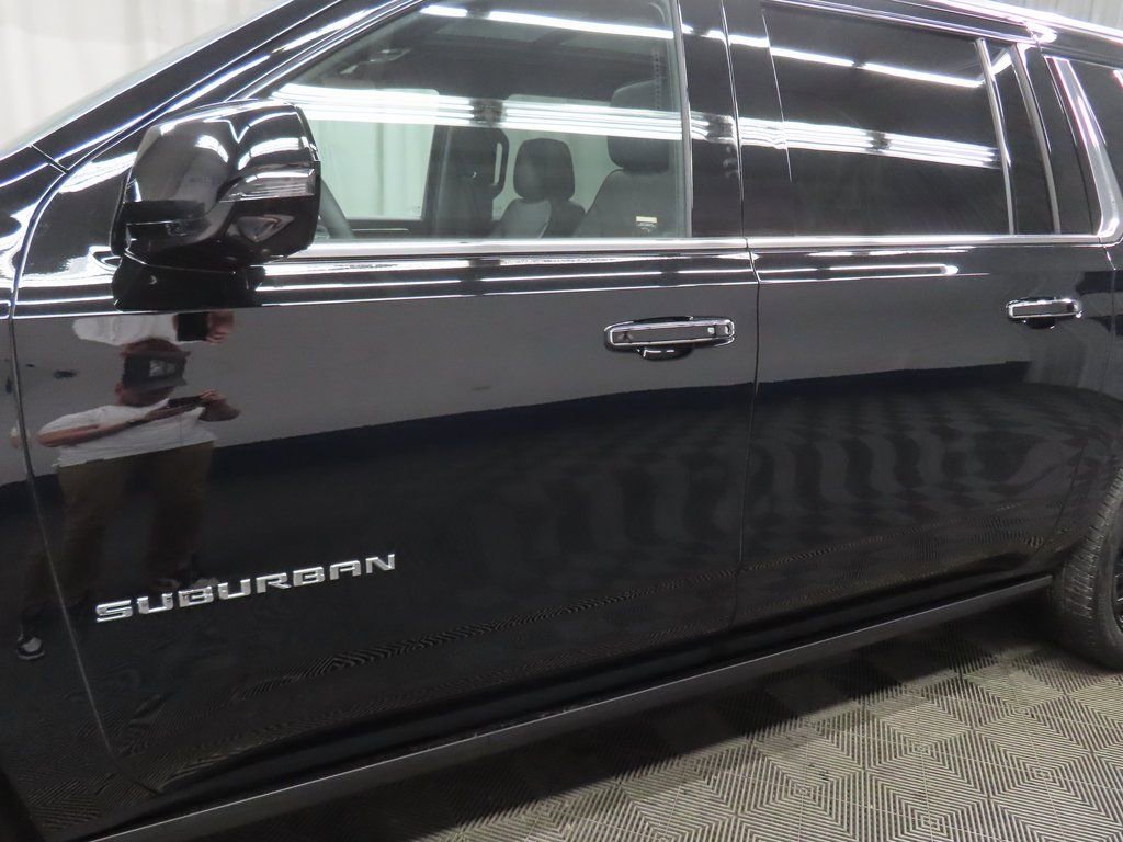 Used 2025 Chevrolet Suburban High Country AWD/4WD image 50