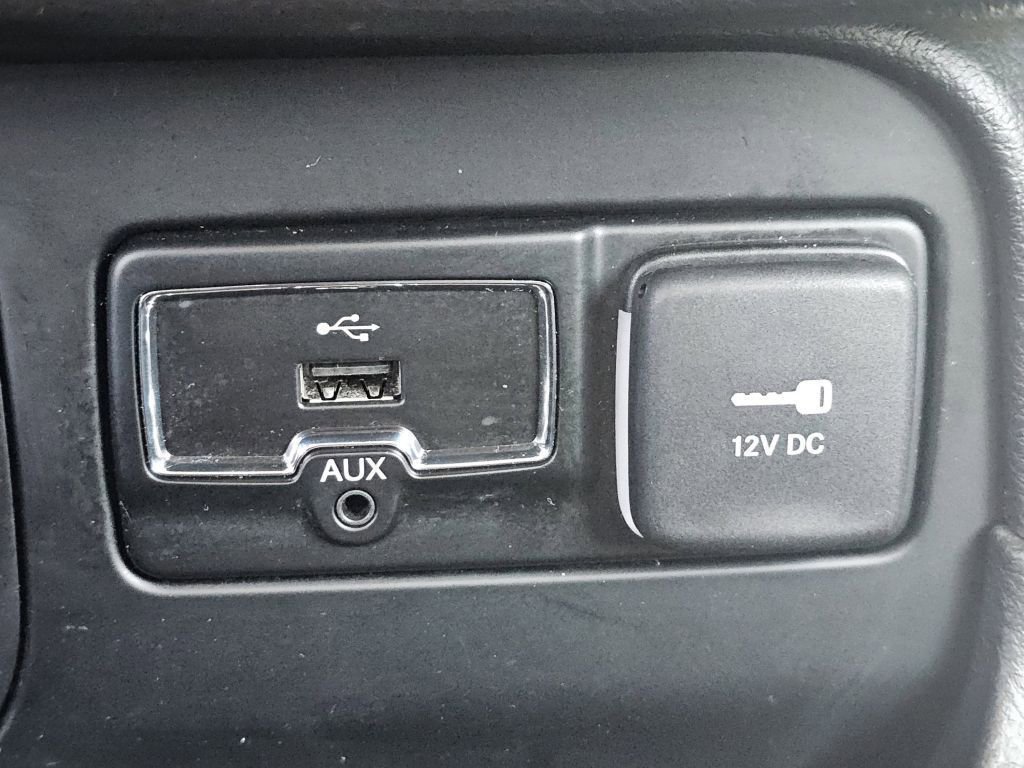 Used 2017 Jeep Renegade Trailhawk AWD/4WD image 14