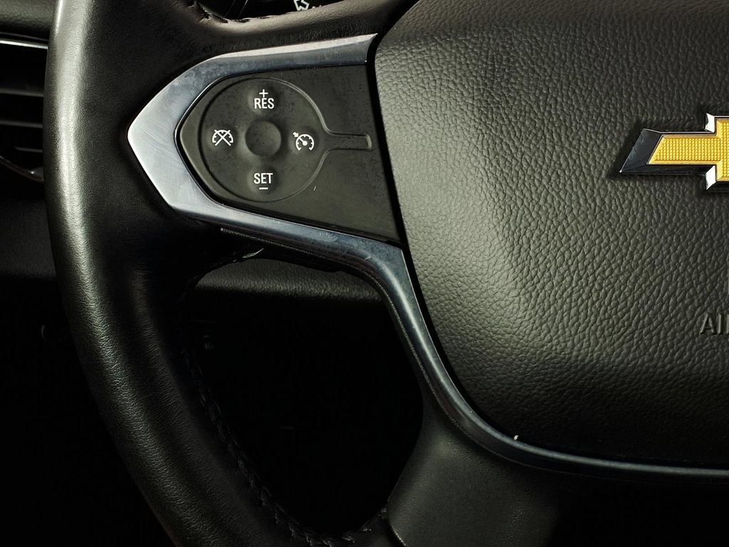 Used 2021 Chevrolet Traverse LT FWD image 19
